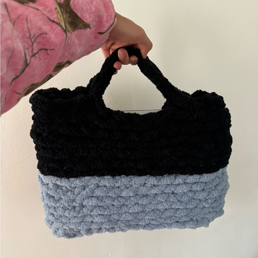 CUSTOM HAND CROCHET BAG